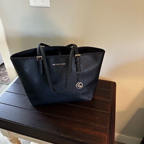 Black Michael Kors Tote Bag - Picture 1 of 1